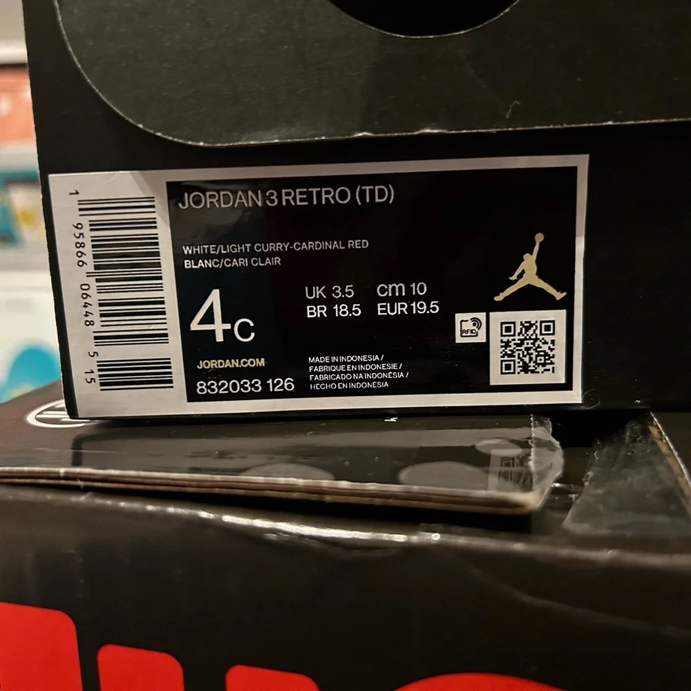 Jordan 3 Retro - Picture 2 of 4